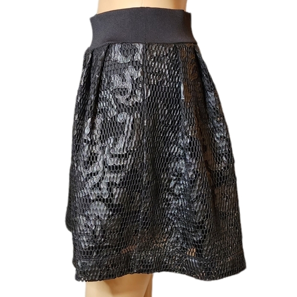 NWT Express Stretch Coated Mesh skirt - Picture 3 of 13